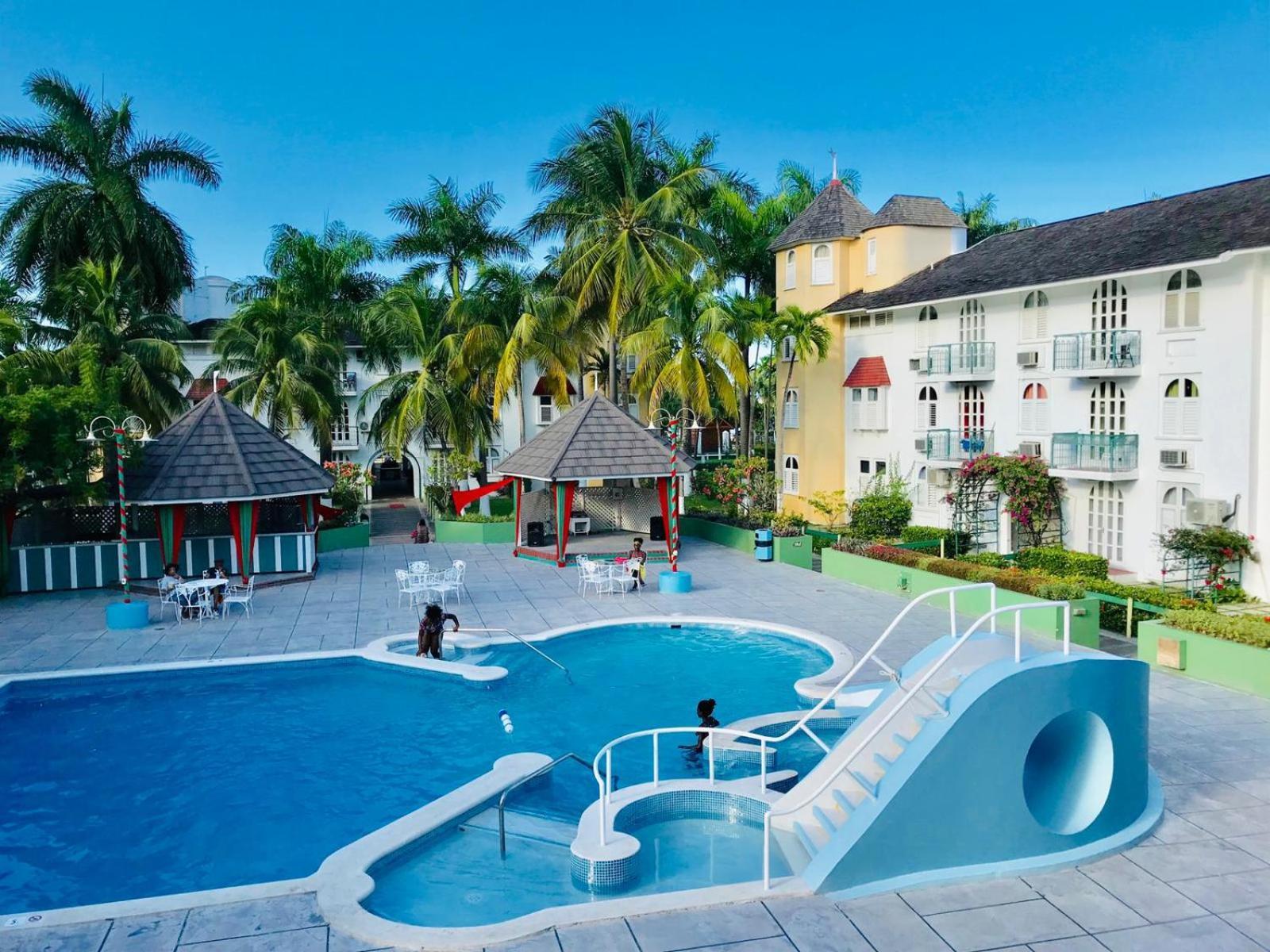 Beach Penthouse A25 Sandcastles Ocho Ríos Exterior foto