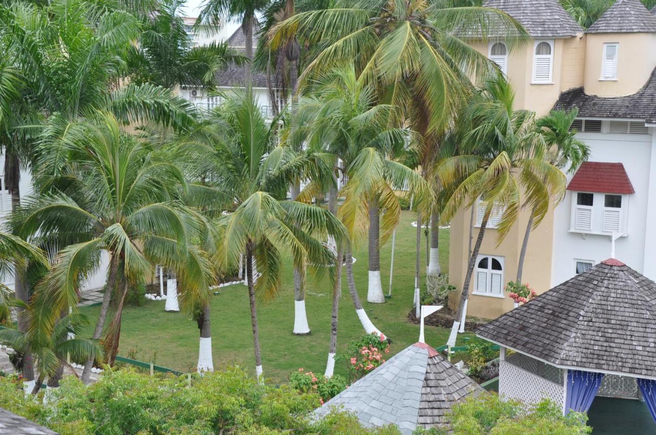 Beach Penthouse A25 Sandcastles Ocho Ríos Exterior foto